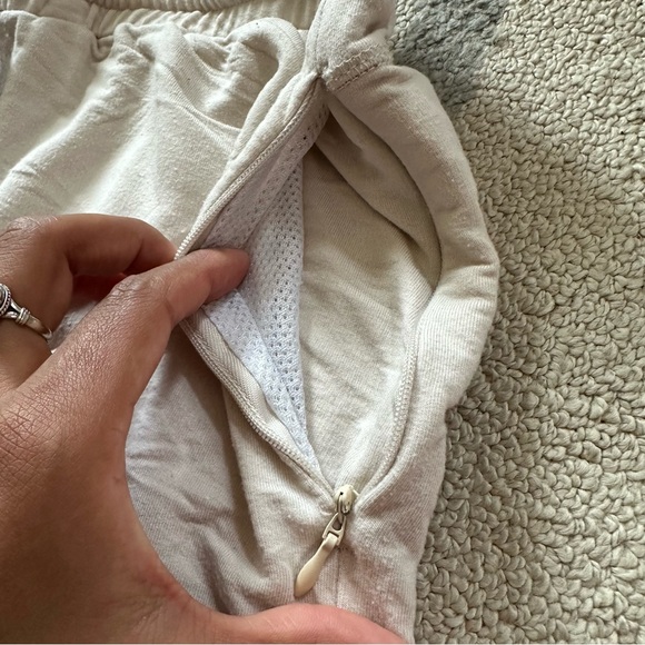 GYMSHARK Lounge Cream Joggers - Picture 3 of 9